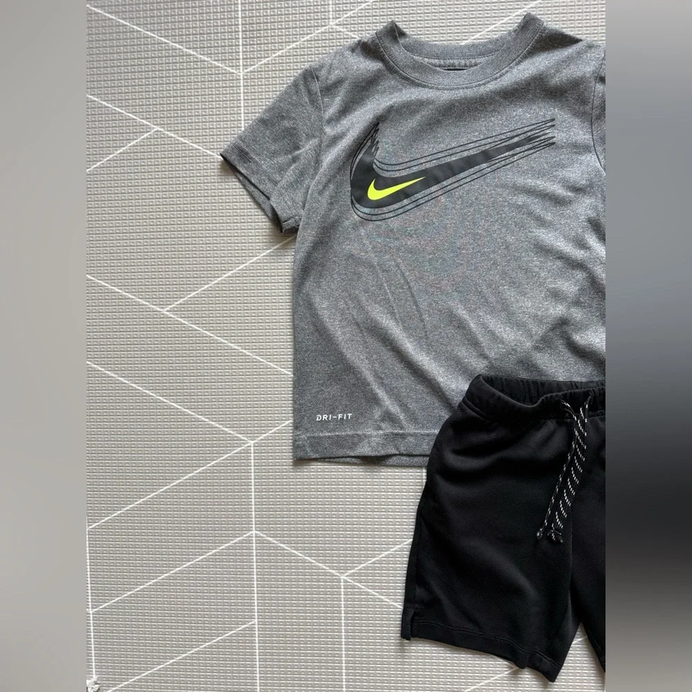 Nike|Baby boy/toddler outfit in Gray & Black Dri-FIT Kids Set•••size 4-5T, - Picture 2 of 4